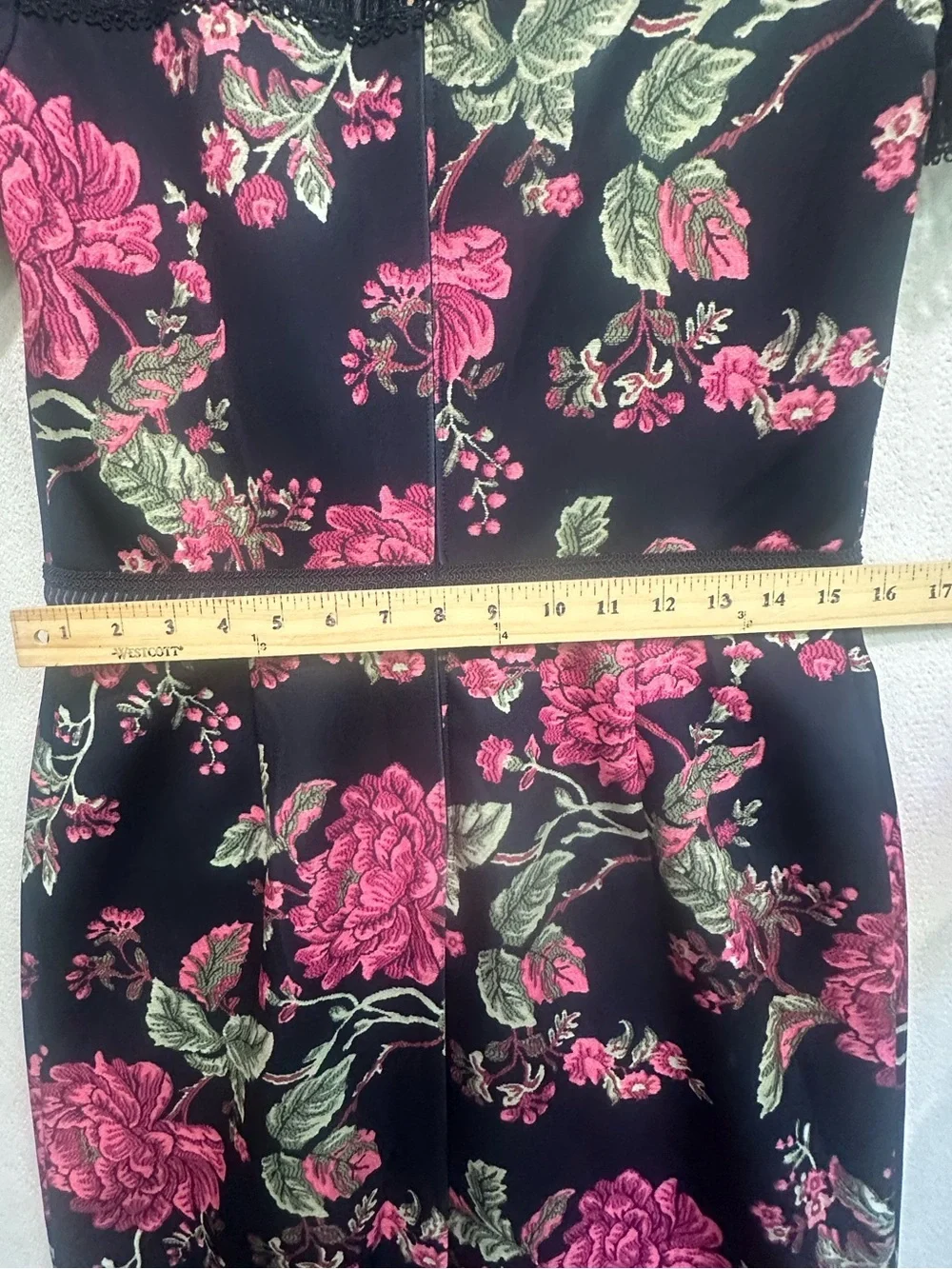 Tadashi Shoji Helena Black Floral Neoprene & Lace Sheath Dress Sz 10 - Picture 15 of 16